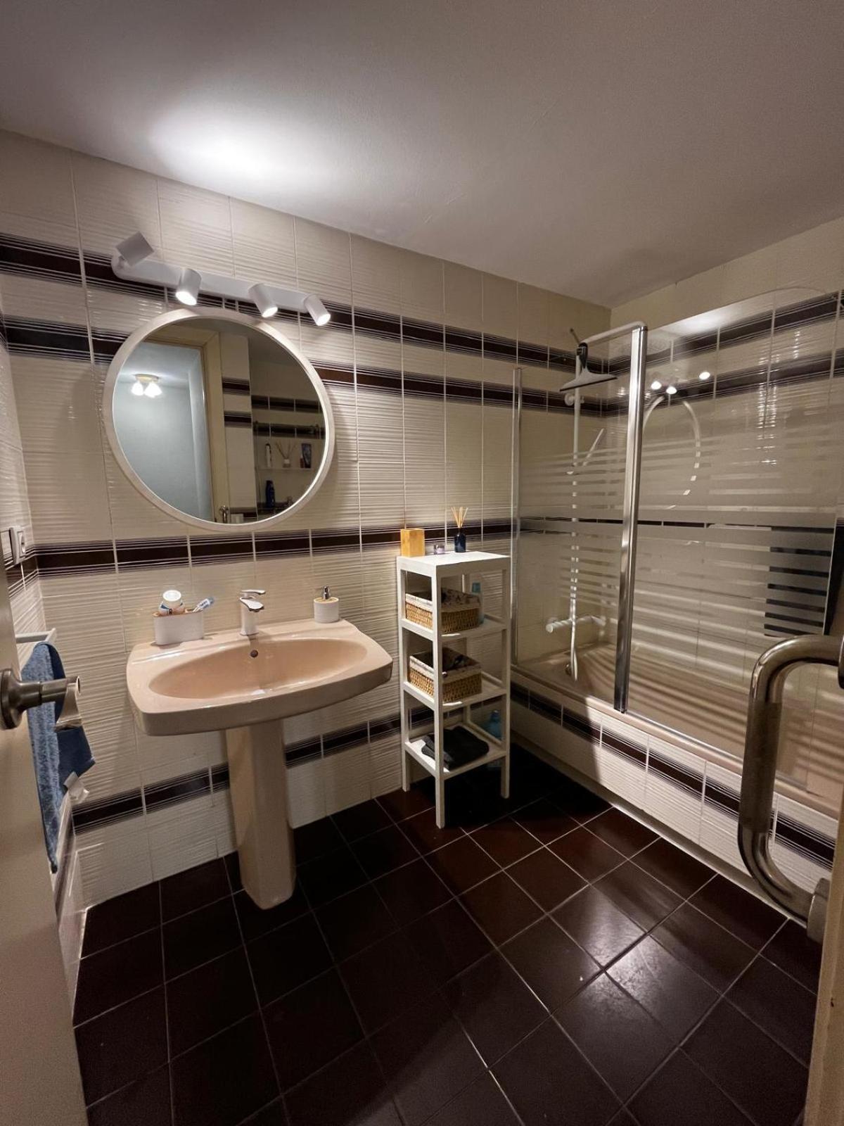 Acogedor Y Amplio Apartamento Familiar A Pie De Playa Calafell Exterior foto